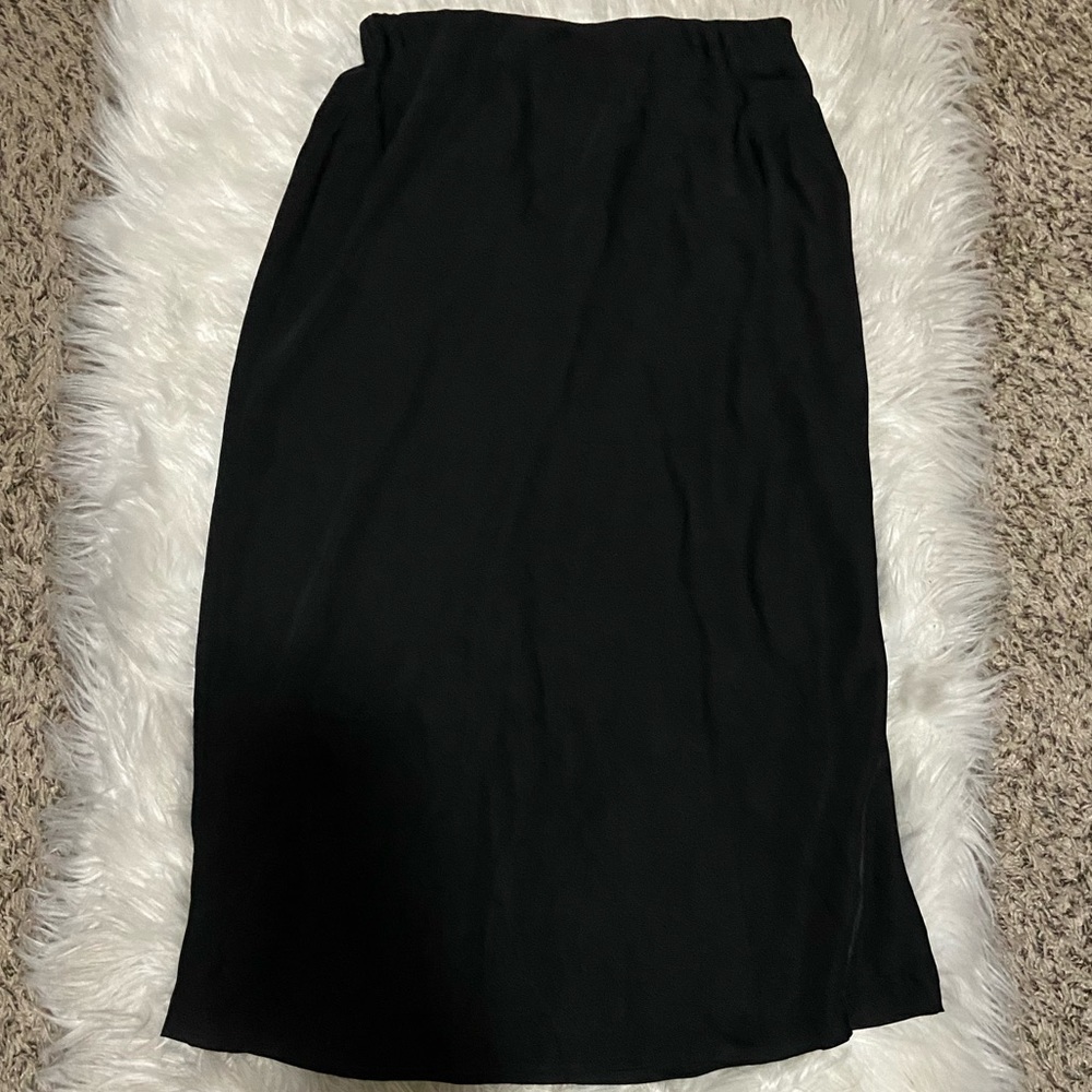 Black Midi Skirt 🖤